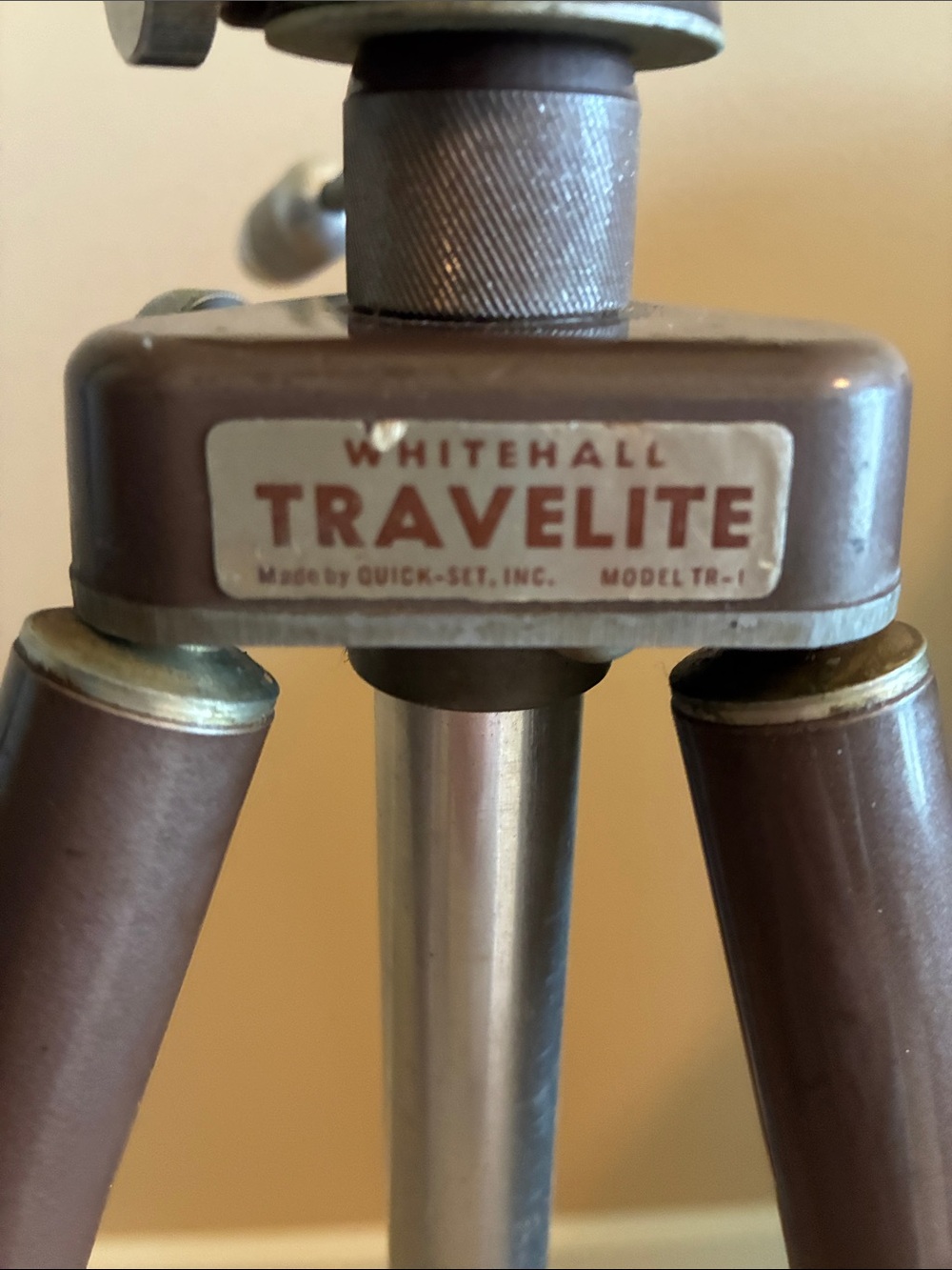 Vintage Brown and Silver Camera Tripod - Adjustable Support - Picture 3 of 9